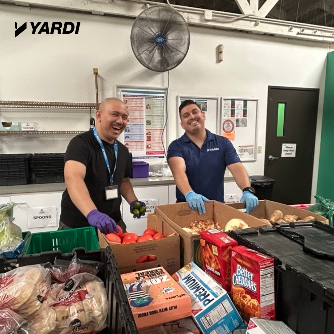 Santa Ana Team Yardi Volunteers Share Ourselves